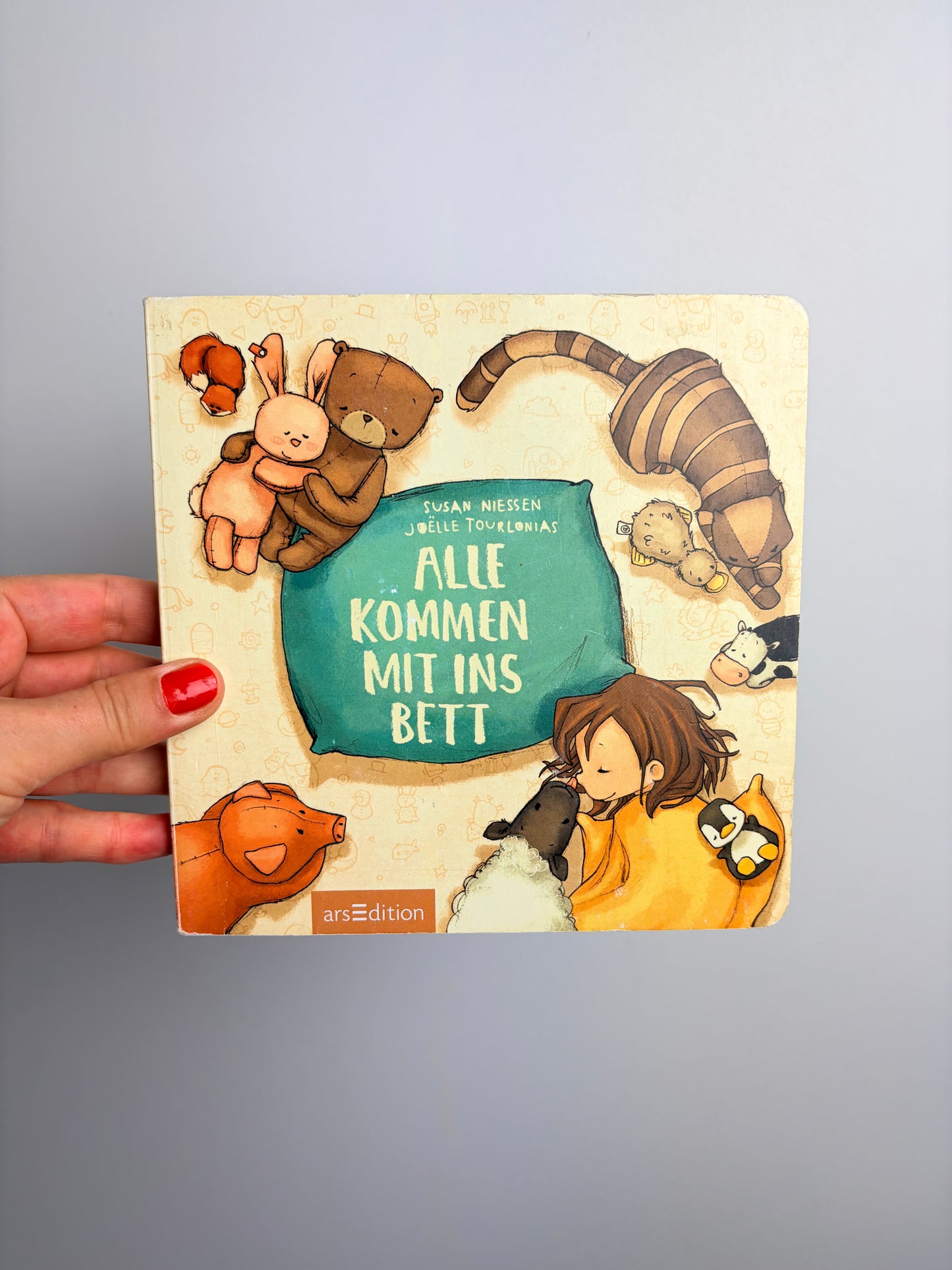 PAPPBUCH • ALLE KOMMEN MIT INS BETT • ARS EDITION