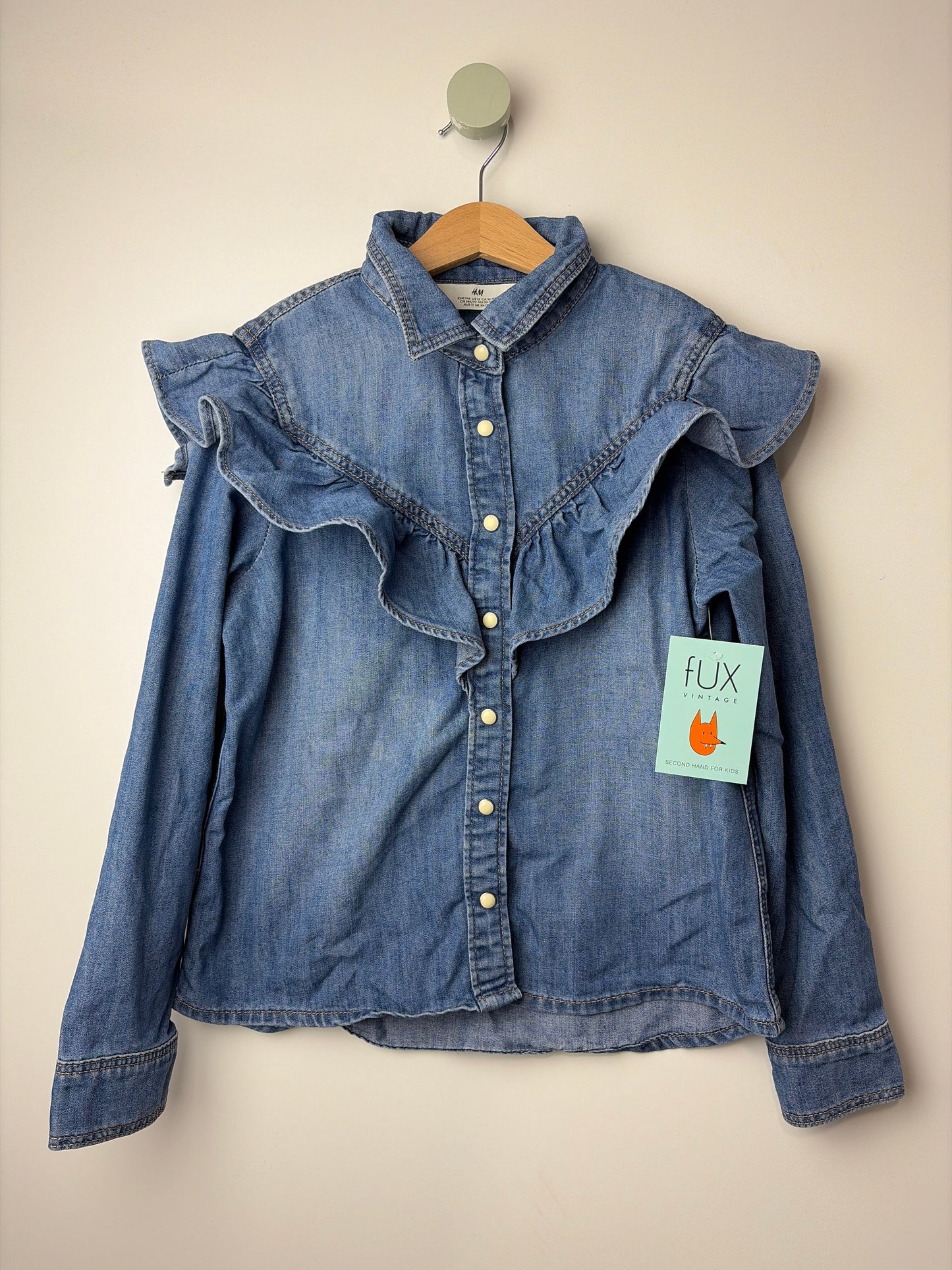 JEANSBLUSE MIT RÜSCHEN• 146 • H&M