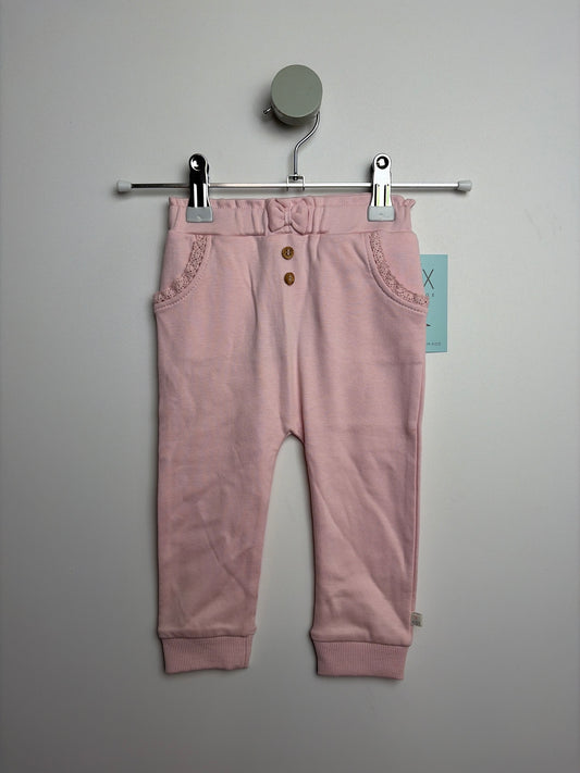 HOSE • 68 • STACCATO