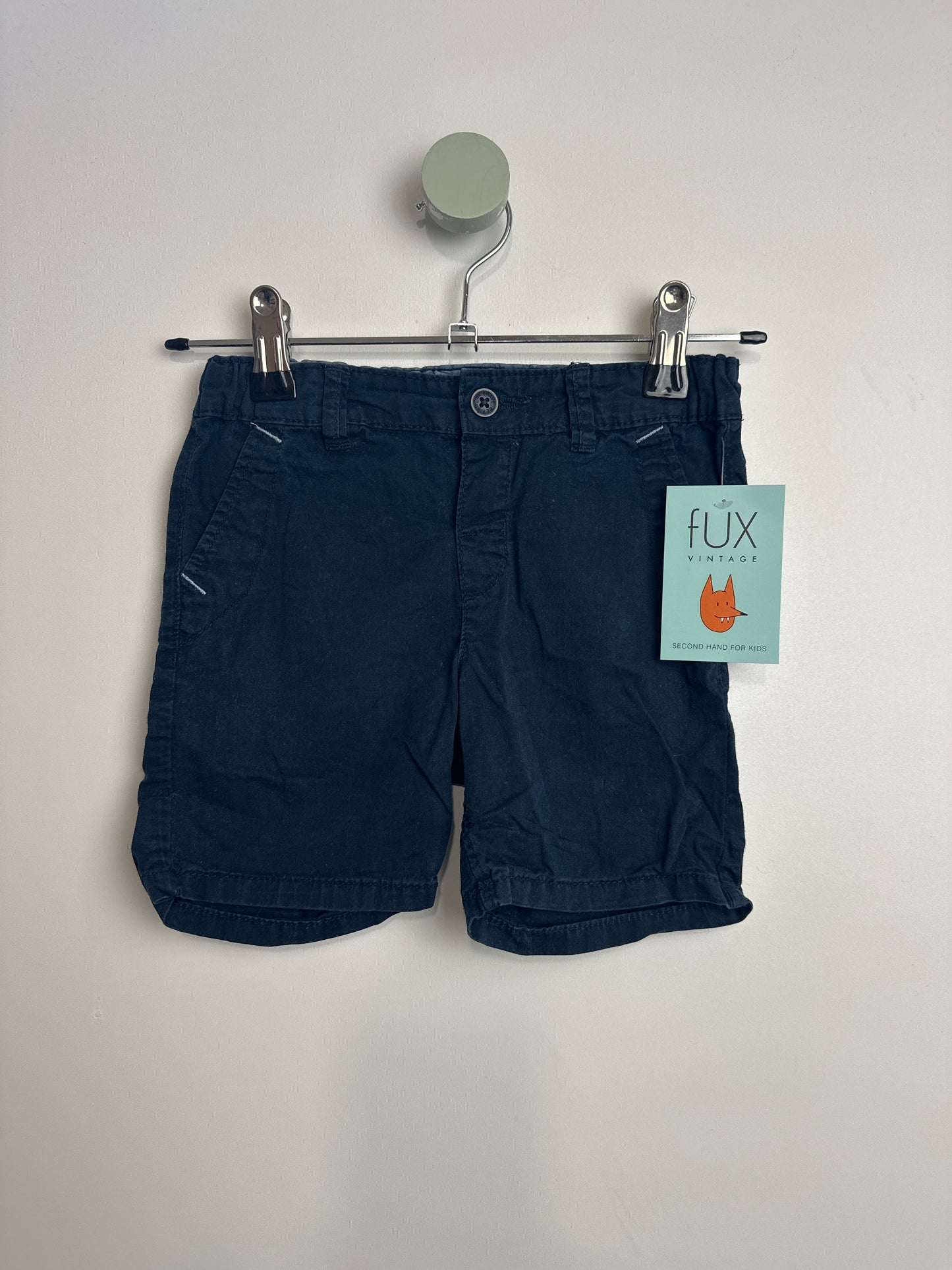 CHINO SHORTS • 86 • H&M