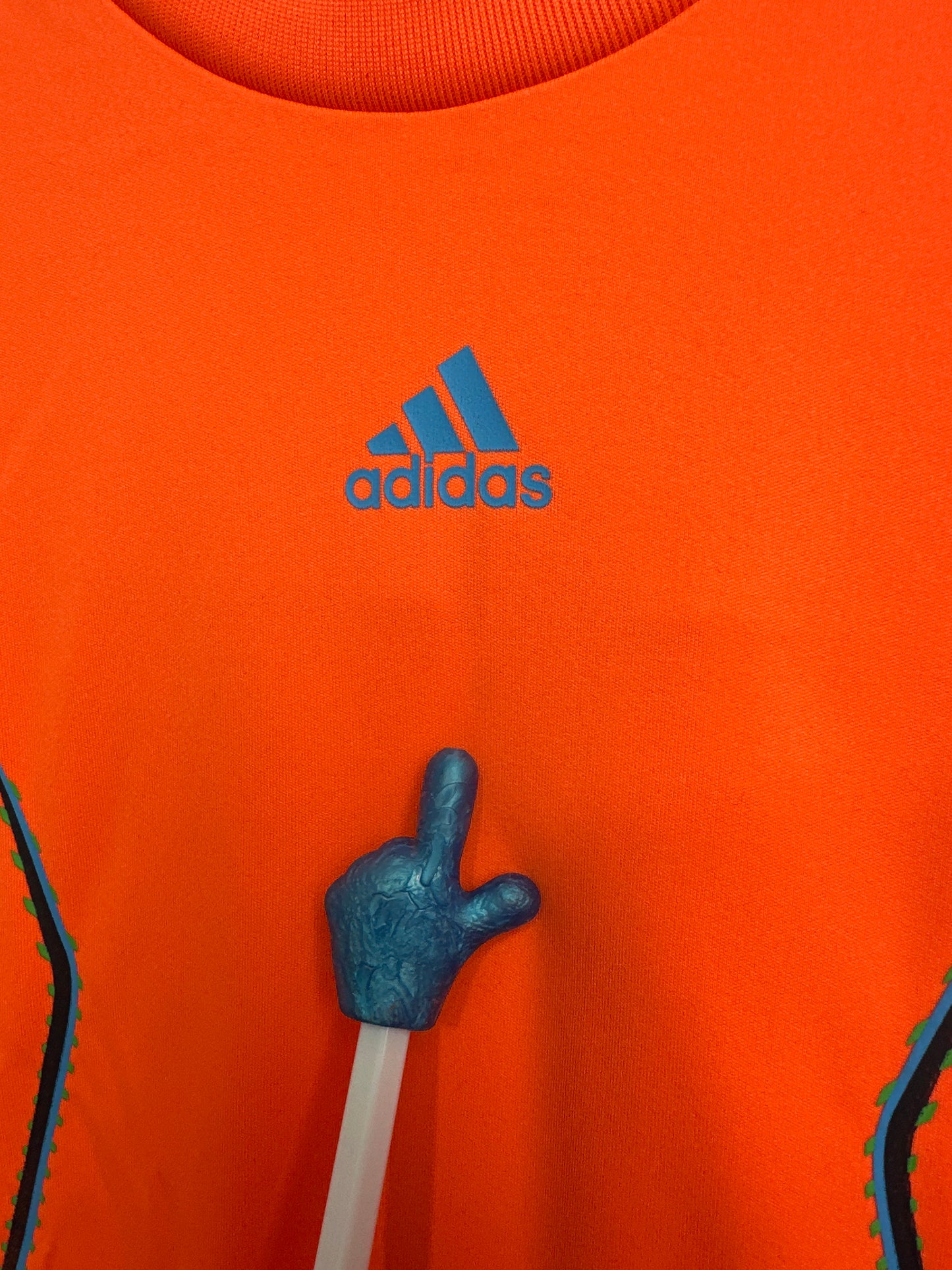 T-SHIRT • 146 • ADIDAS
