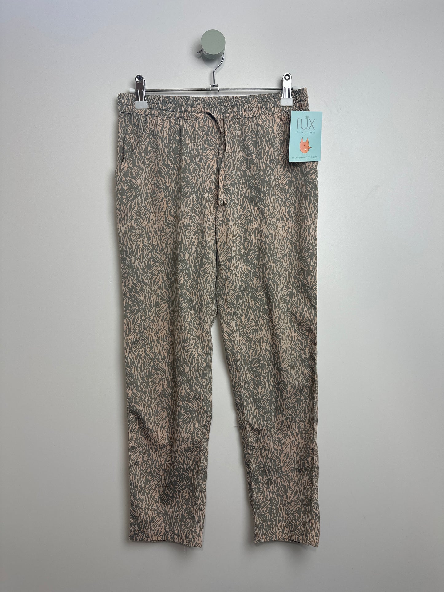 HOSE ZEBRA • 140 • CREAMIE
