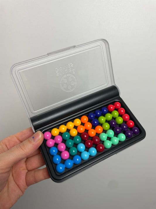 IQ Puzzler Pro • smart games