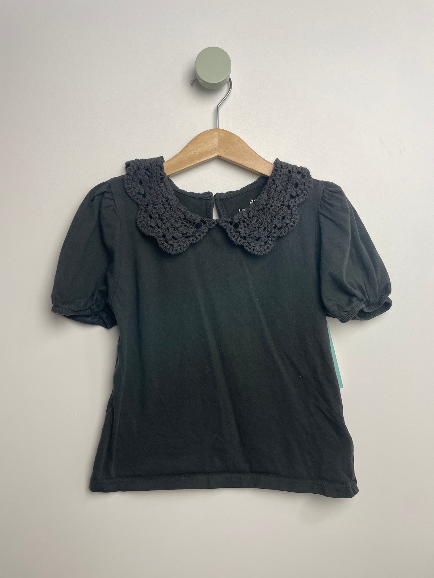 Top mit Spitzenkragen • 110 • h&m