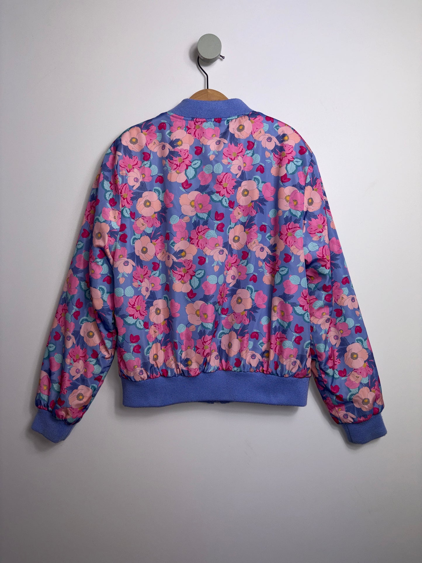 BOMBERJACKE BLUMEN • 146 • RESERVED