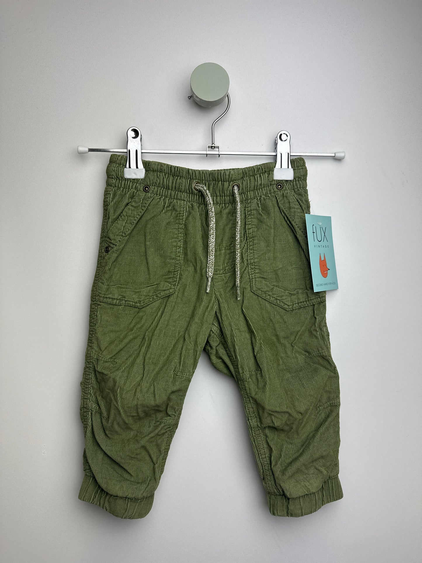 Cordhose gefüttert • 74 • h&m