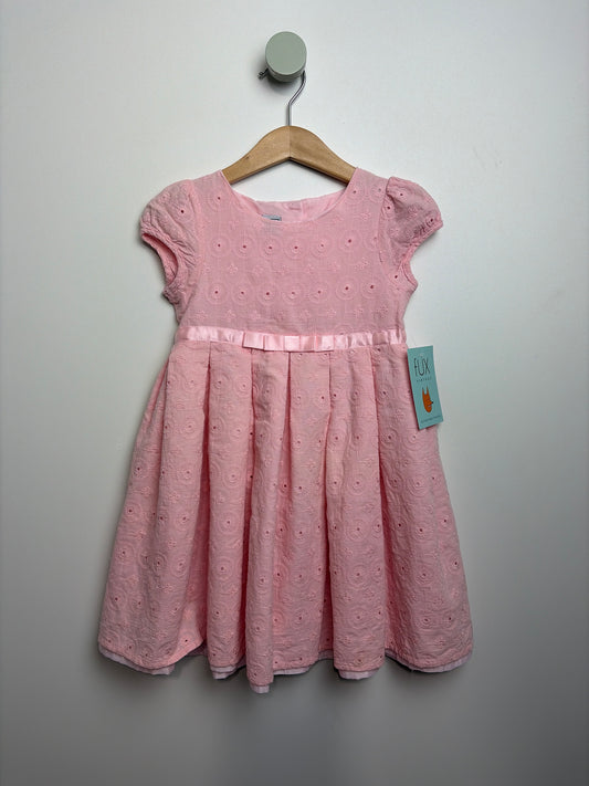 KLEID • 92 • CUT