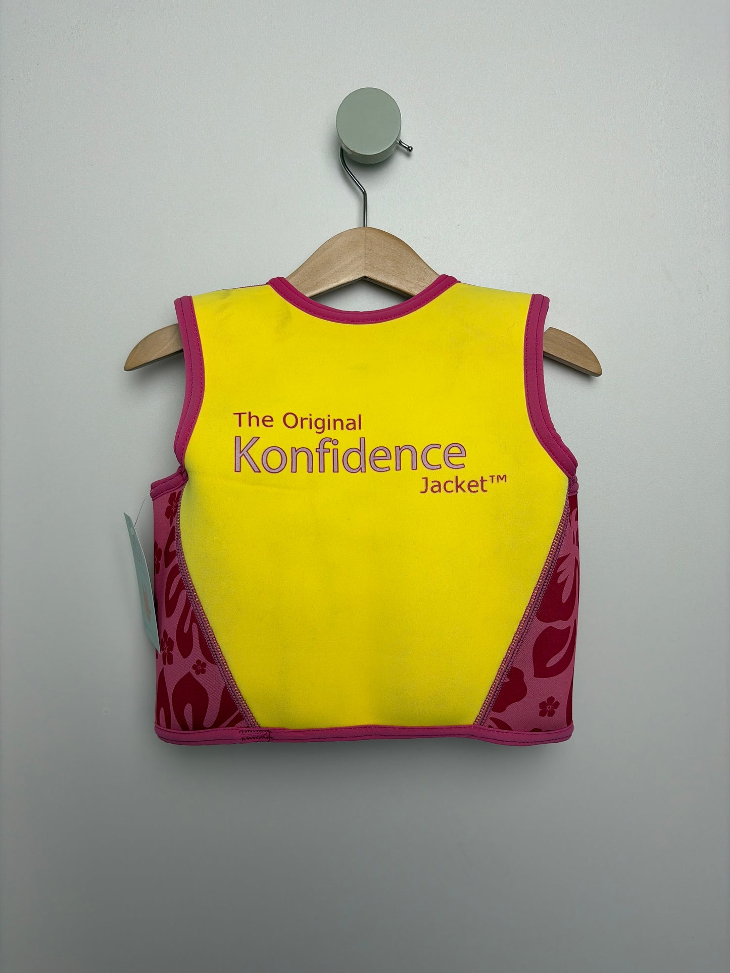 SCHWIMMHILFE  • KONFIDENCE