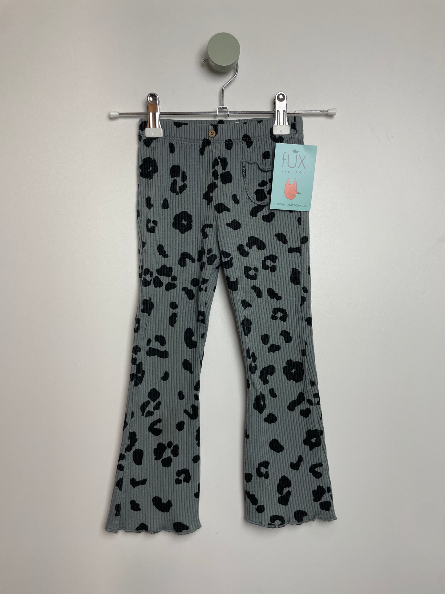 Flare Leg Leo Leggings • 104 • zara