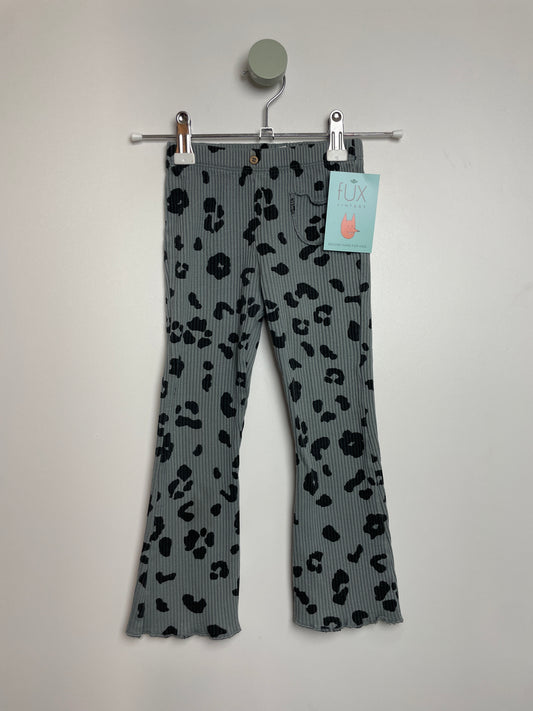 Flare Leg Leo Leggings • 104 • zara