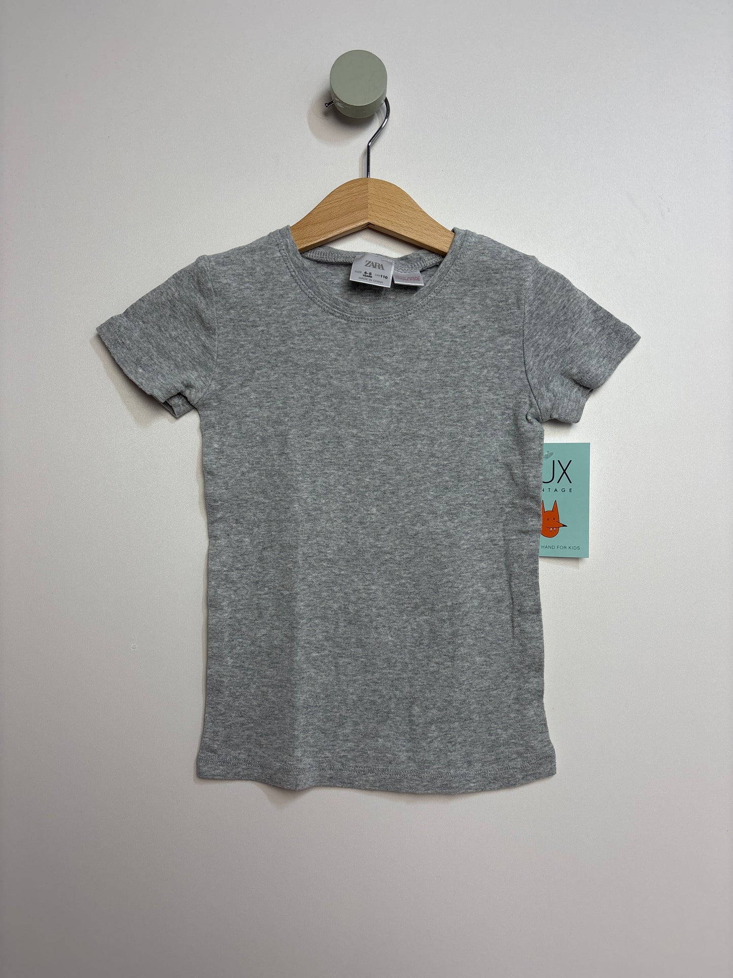T-Shirt • 104 • zara