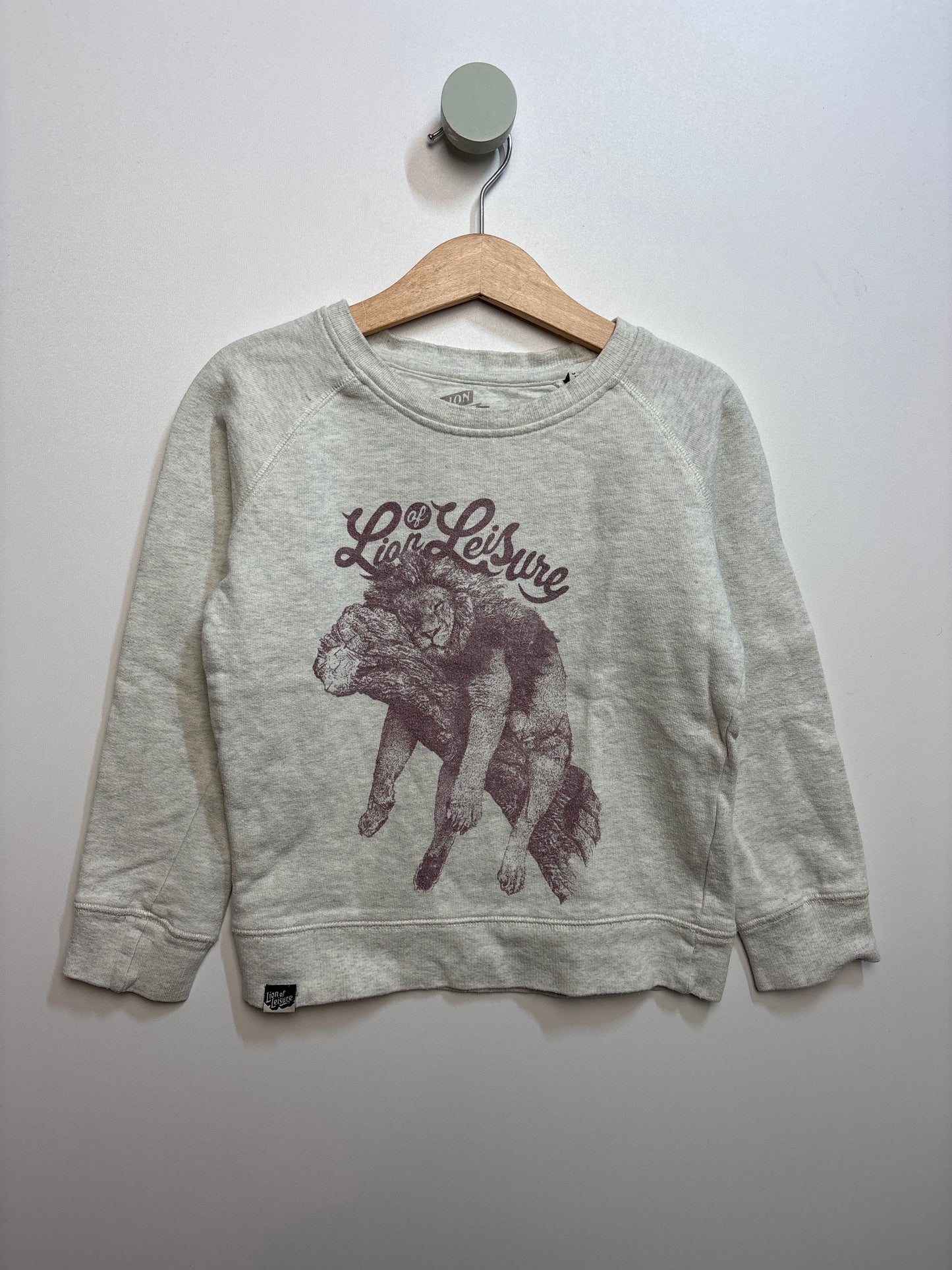 Sweatshirt • 110 • lion of leisure