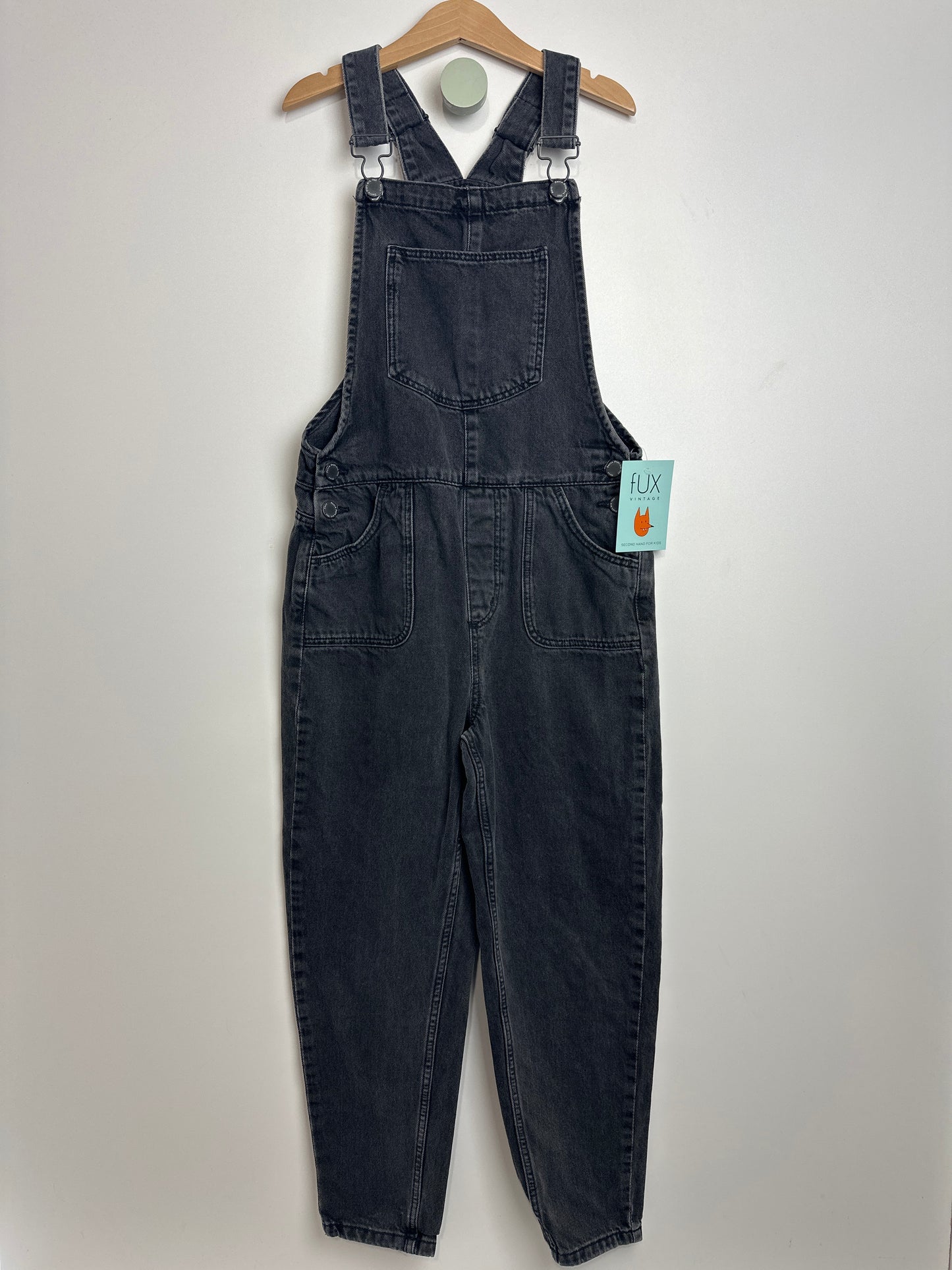 LATZHOSE • 140 • NEXT