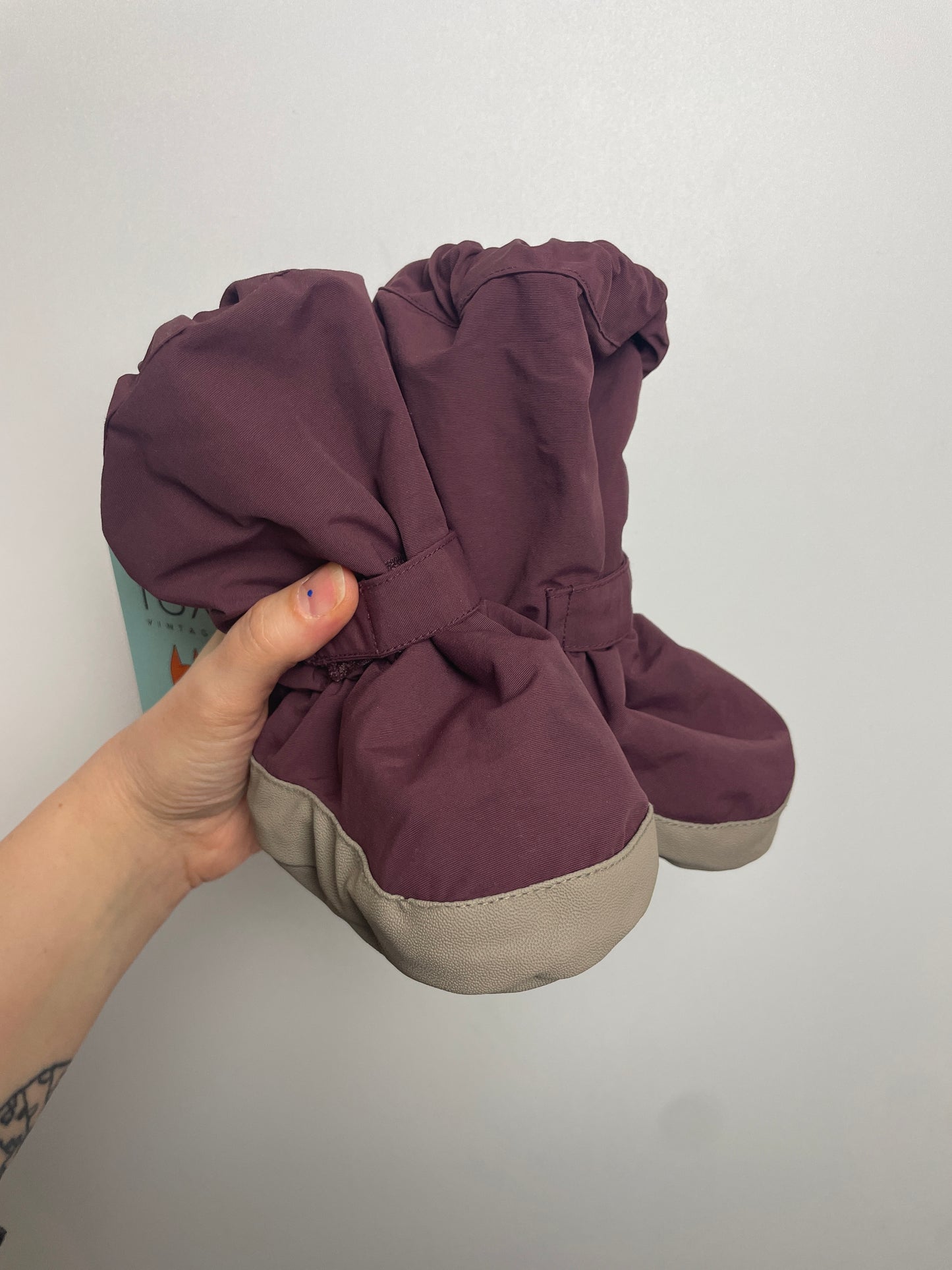 Baby Booties • 80 • wheat