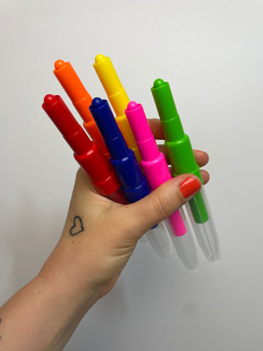 Magische Puste Stifte in Regenbogenfarben