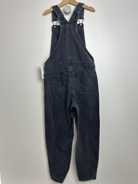 LATZHOSE • 140 • NEXT