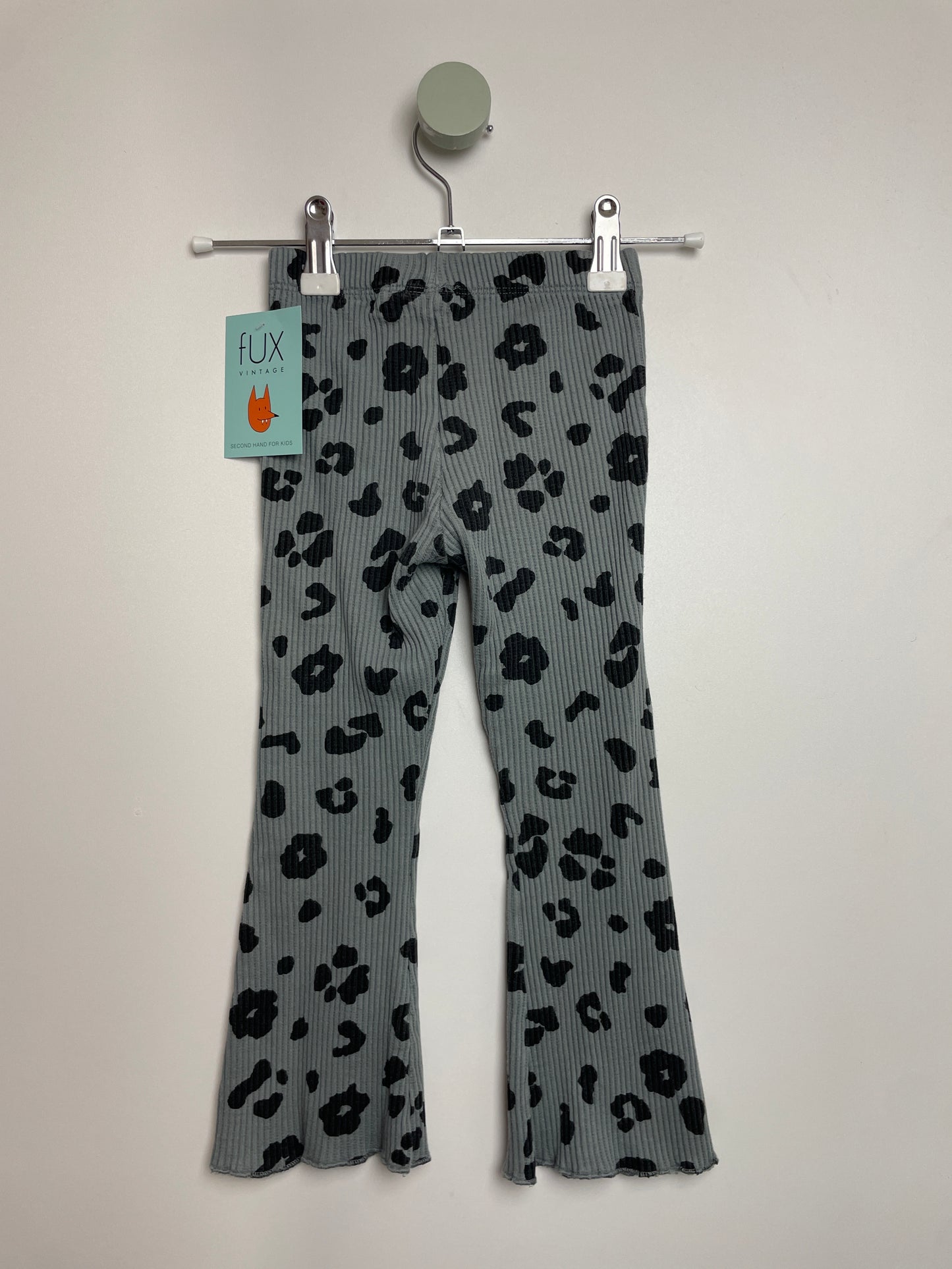 Flare Leg Leo Leggings • 104 • zara