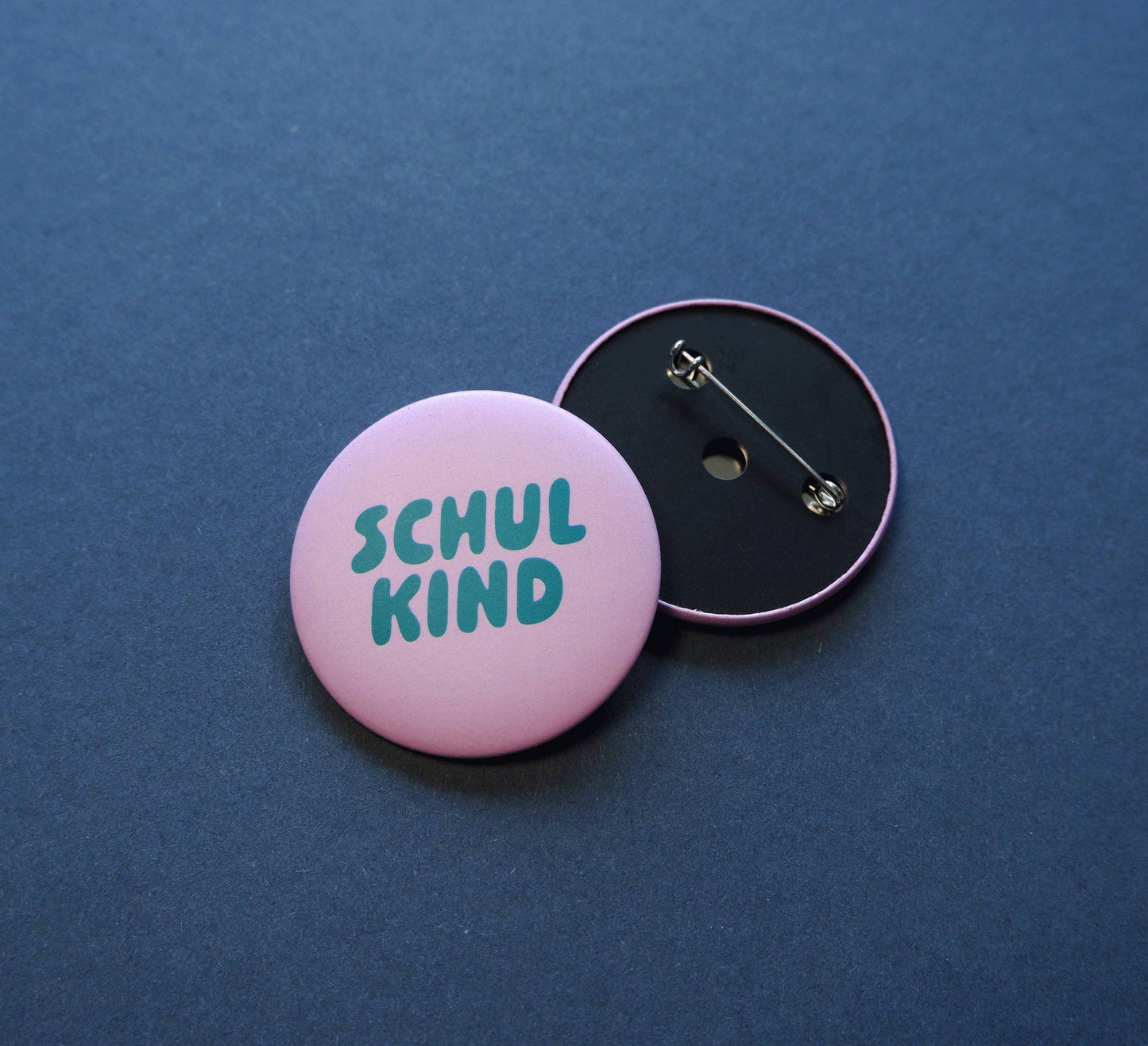 BUTTON • SCHULKIND •  FLIEDER